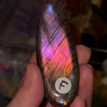 Load image into Gallery viewer, Higher Quality Labradorite Palms
