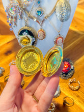 Load image into Gallery viewer, Large Vintage Cameo Locket Pendant from London
