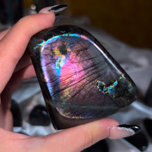 Load image into Gallery viewer, Labradorite Freeform
