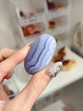 Load image into Gallery viewer, Blue Lace Agate Palms
