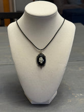 Load image into Gallery viewer, Skull Pendant Necklace
