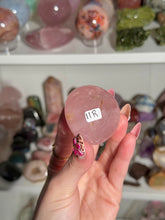 Load image into Gallery viewer, Star Rose Quartz Palm
