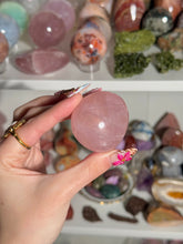 Load image into Gallery viewer, Star Rose Quartz Palm
