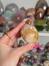 Load image into Gallery viewer, Yellow Flower Agate Palm

