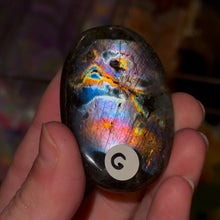 Load image into Gallery viewer, Higher Quality Labradorite Palms
