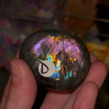Load image into Gallery viewer, Higher Quality Labradorite Palms
