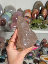 Load image into Gallery viewer, Smokey Champagne Rose Quartz Flame with Star
