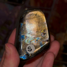 Load image into Gallery viewer, Labradorite Freeforms
