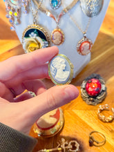 Load image into Gallery viewer, Cameo Brooch from London
