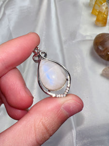 High Quality Blue Moonstone Pendant